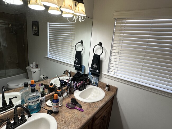 Building Photo - 36 Country Walk Dr