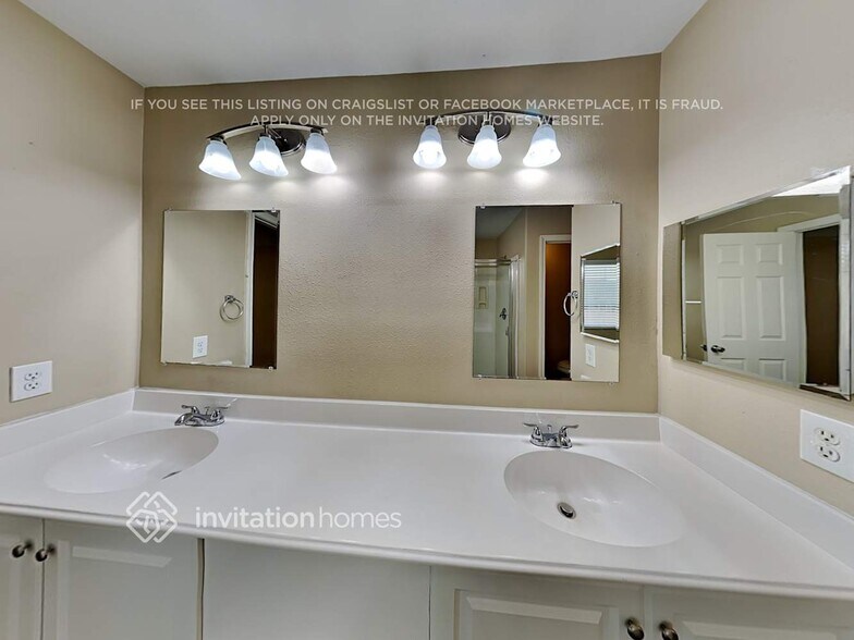 Building Photo - 308 Glade Bridge Ln