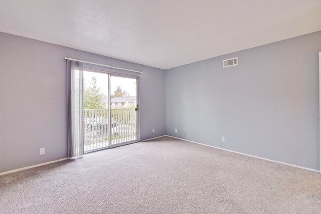 Building Photo - 10834 Northview Square