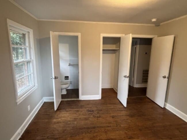 Building Photo - Newly Rennovated