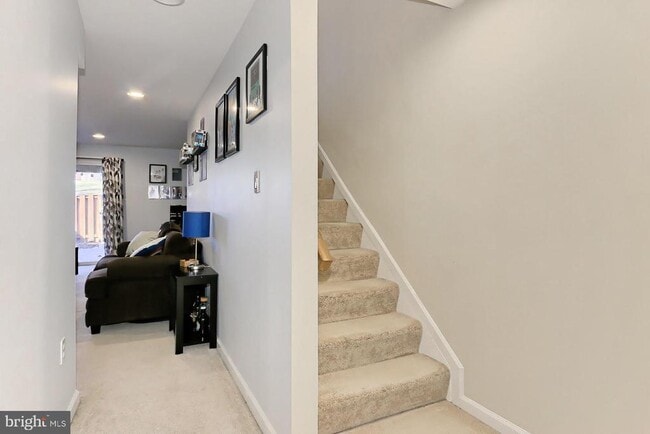 Building Photo - 8492 Laurel Oak Dr