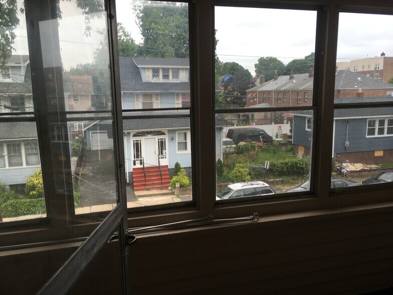 Porch - 77 Durand Pl