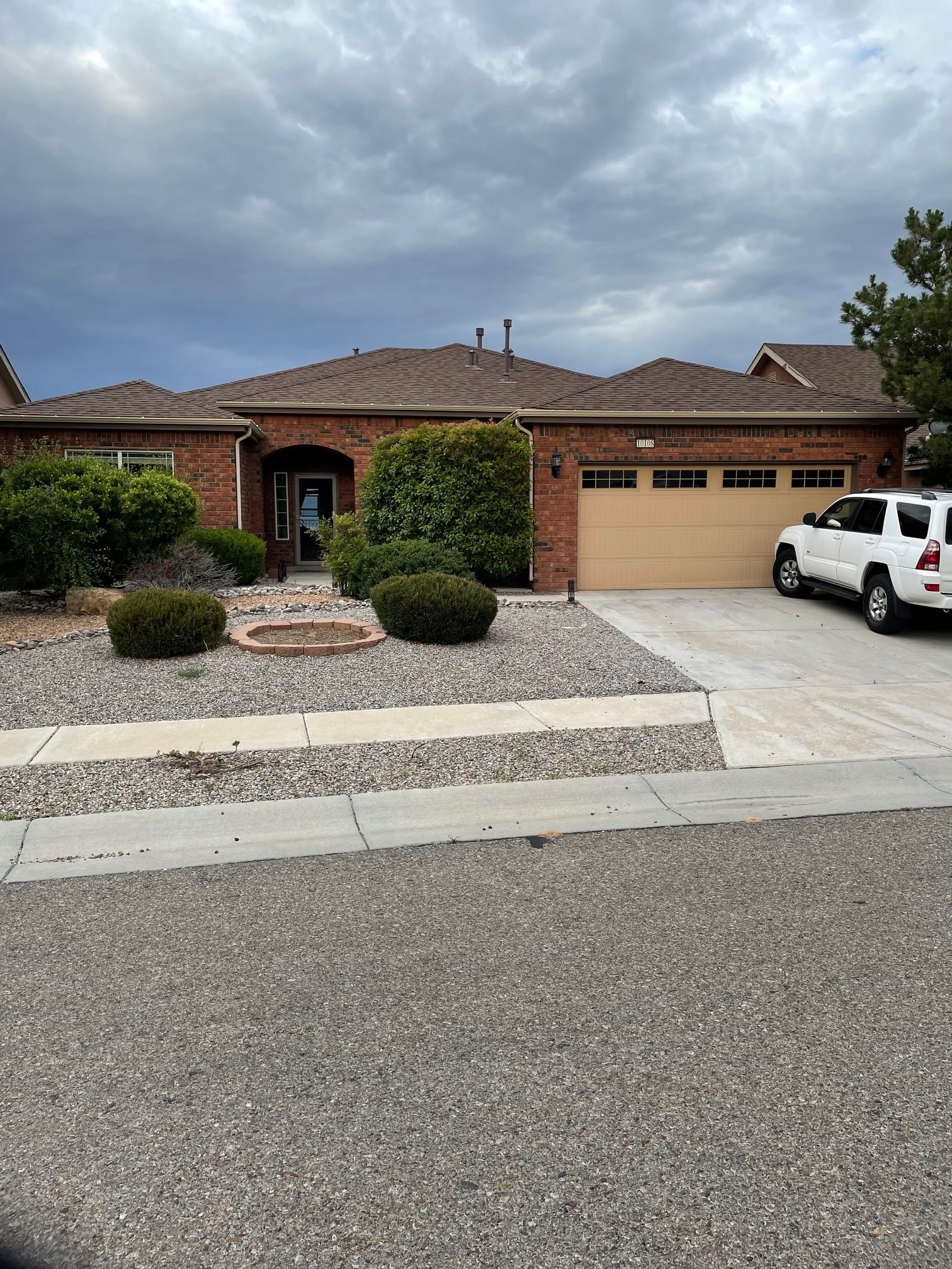 Building Photo - 10108 Avenida Vista Sol NW