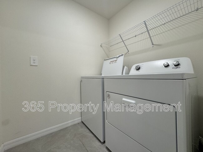 Building Photo - 11505 Timber Grv Ln