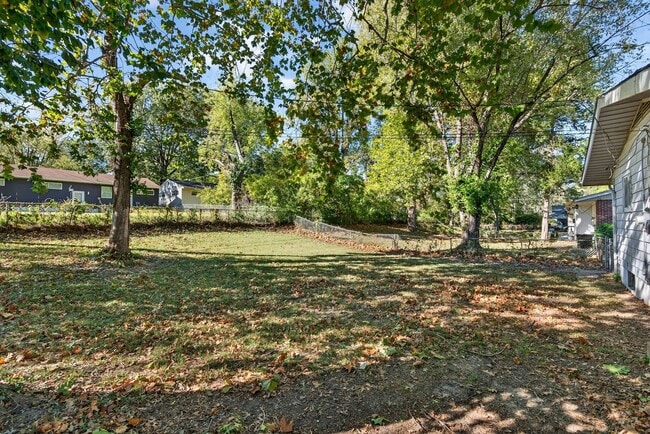 Building Photo - 3 Bedroom Ranch Style Home In Dellwood