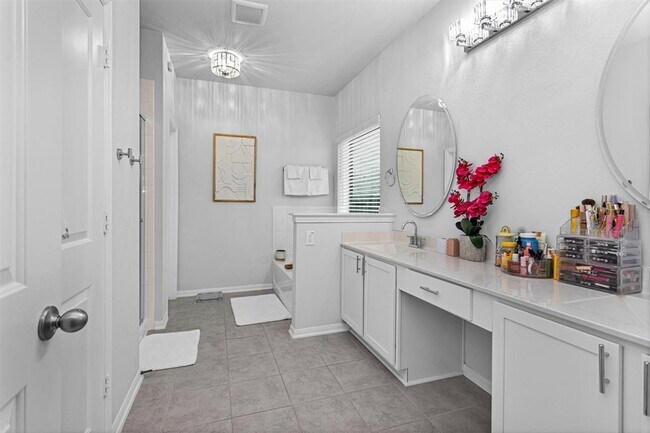 Building Photo - 16318 Westley Ridge Dr