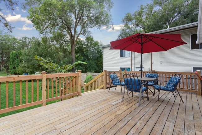 Building Photo - 2107 Schlimgen Ave