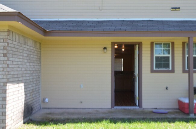 Building Photo - 4307 Mattie Dr