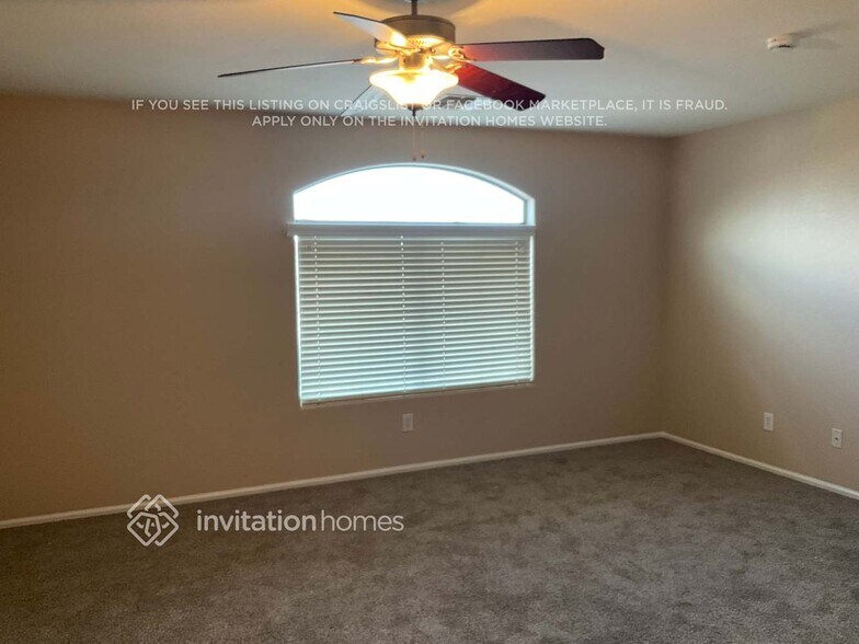 Building Photo - 37611 N Dena Dr