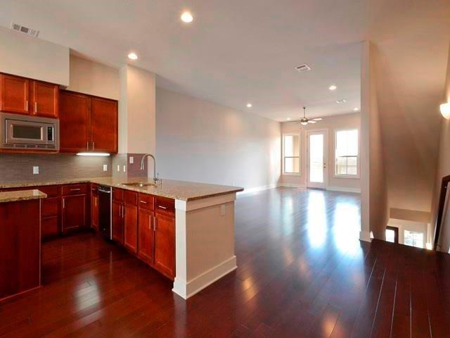 Building Photo - 2520 Bluebonnet Ln