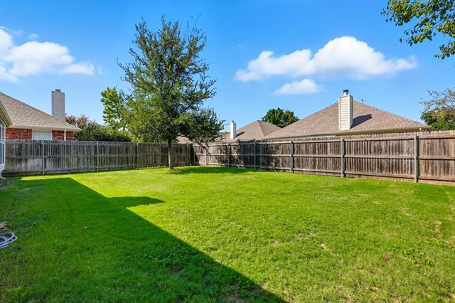 Building Photo - 5904 Meadowglen Dr