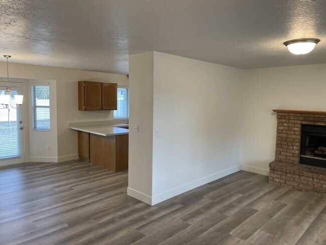 Building Photo - 258 W 1360 N