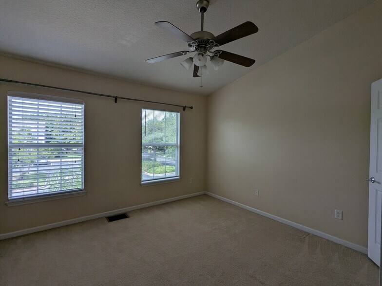 Guest Bedroom - 8079 Summer Bay Ct