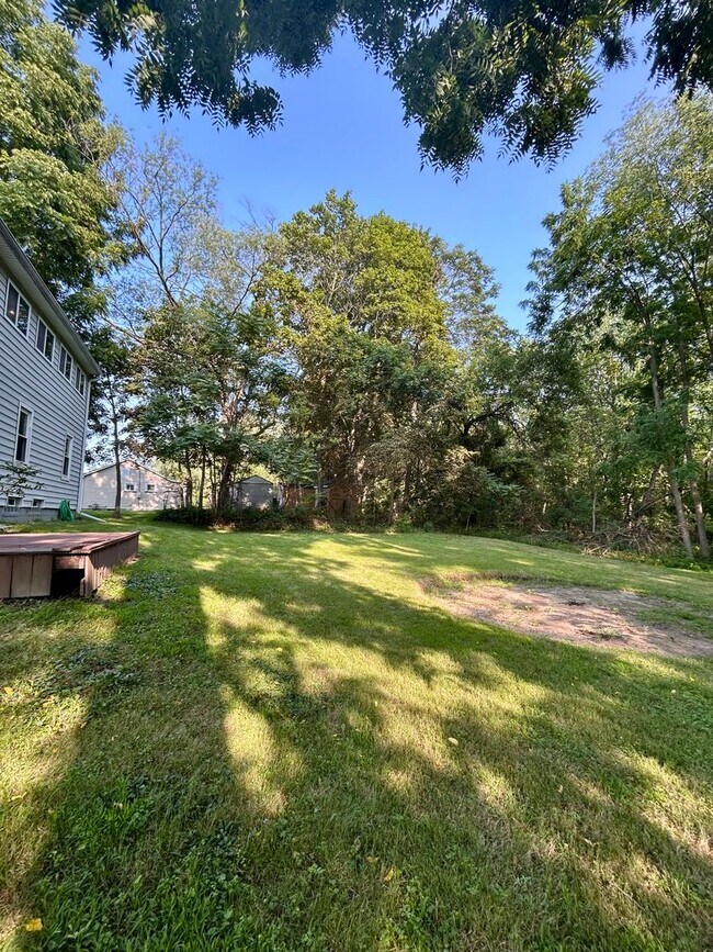 Building Photo - 79 River Meadow Dr