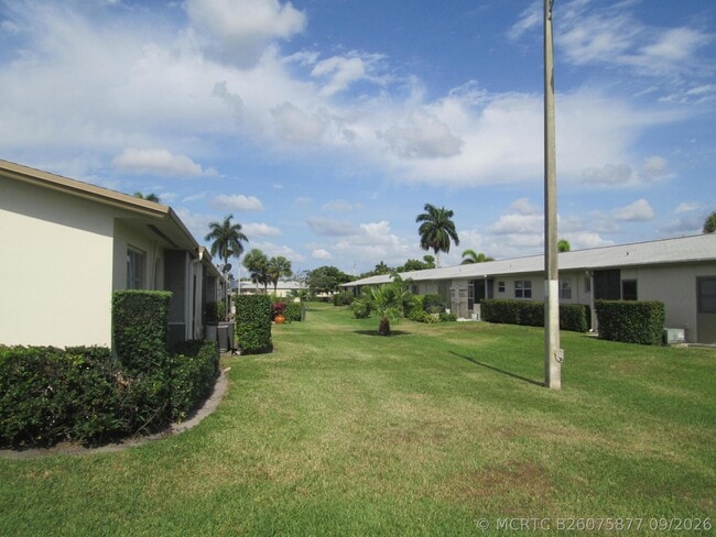 Building Photo - 2650 Barkley Dr E