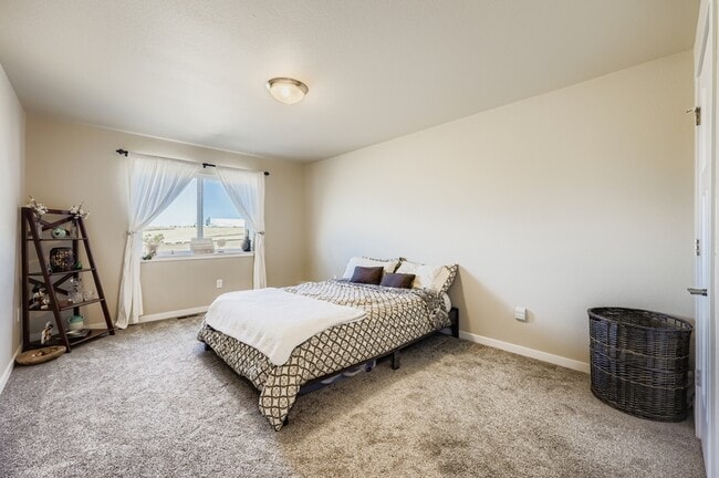 Building Photo - 6867 Passing Sky Dr