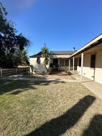 Building Photo - 2627 N Thorne Ave