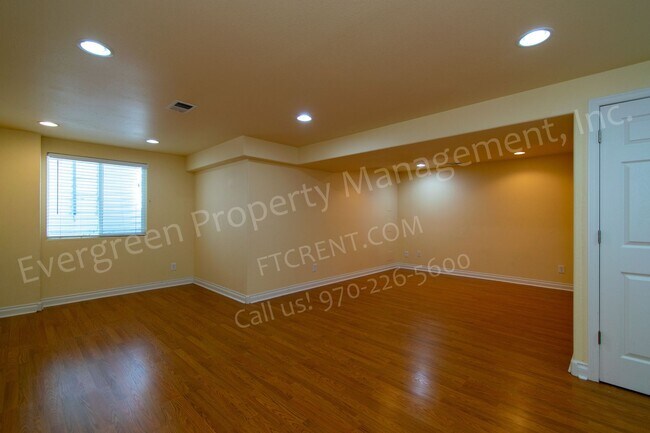 Building Photo - 2820 Golden Wheat Ln
