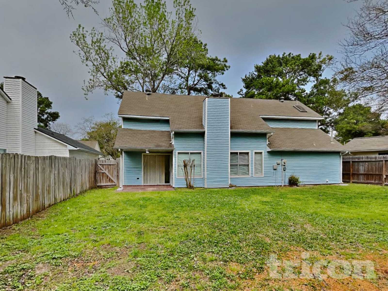 Building Photo - 8522 Lake Crystal Dr