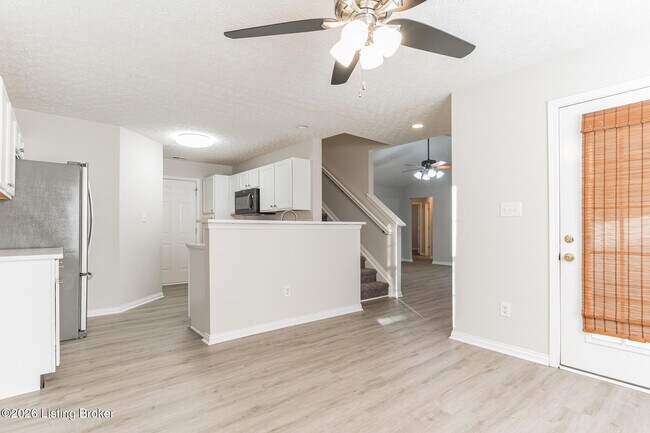 Building Photo - 7121 Blue Stream Ct