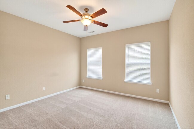 Building Photo - Beautiful 3-Bedroom Townhome in Hampton, VA | Available Sept 21