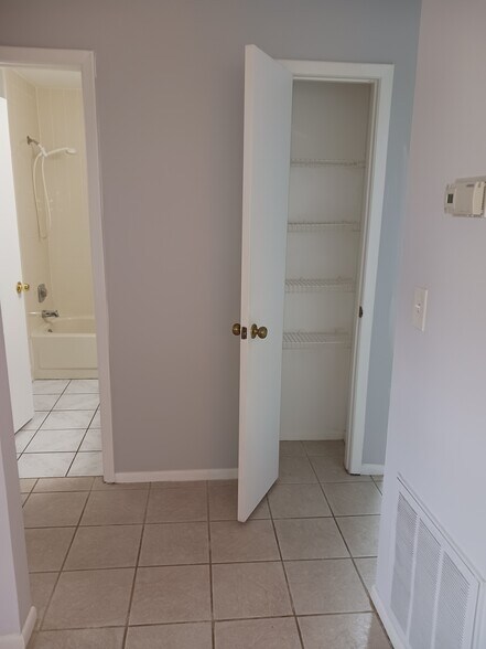Spare bathroom and pantry 1 - 4004 Nestle Oaks Pl
