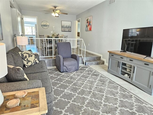 Building Photo - 1555 Tarpon Center Dr