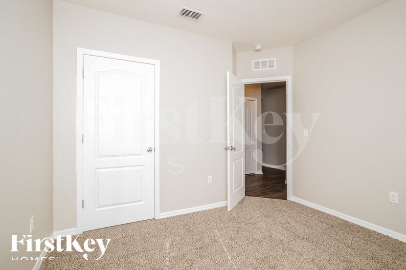 Building Photo - 2295 Sequoia Way