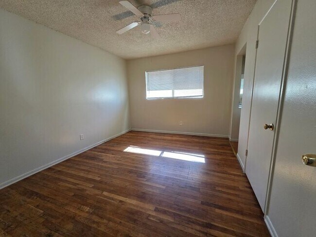 Building Photo - Newly available