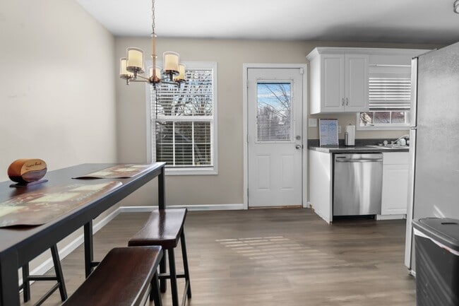 Building Photo - 3741 Cave Mill Ct