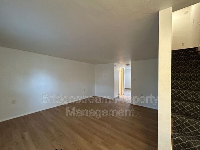 Building Photo - 148 Forest St