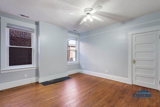 Building Photo - 507 N 32nd St