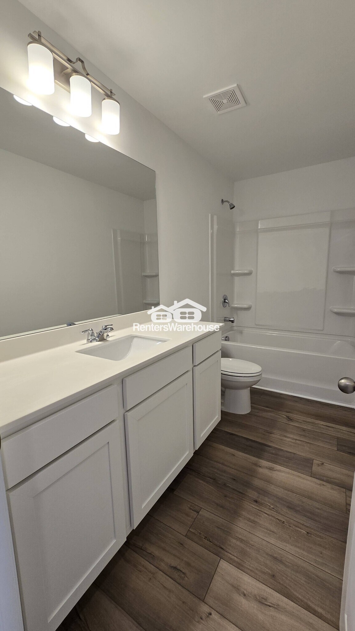 Building Photo - 2133 Boxwood Cir