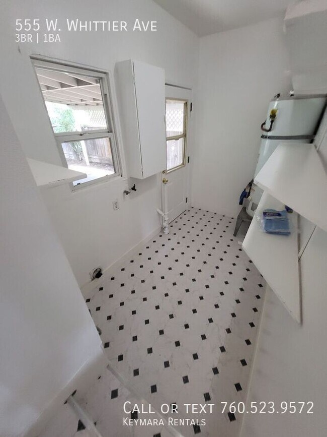 Building Photo - 555 W Whittier Ave
