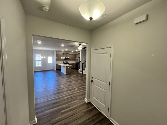 Building Photo - 922 Lampton Ct