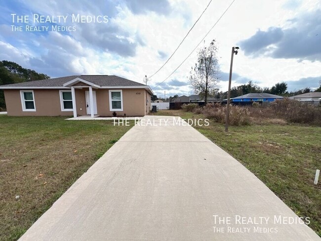 Building Photo - 5312 NW 6th Pl