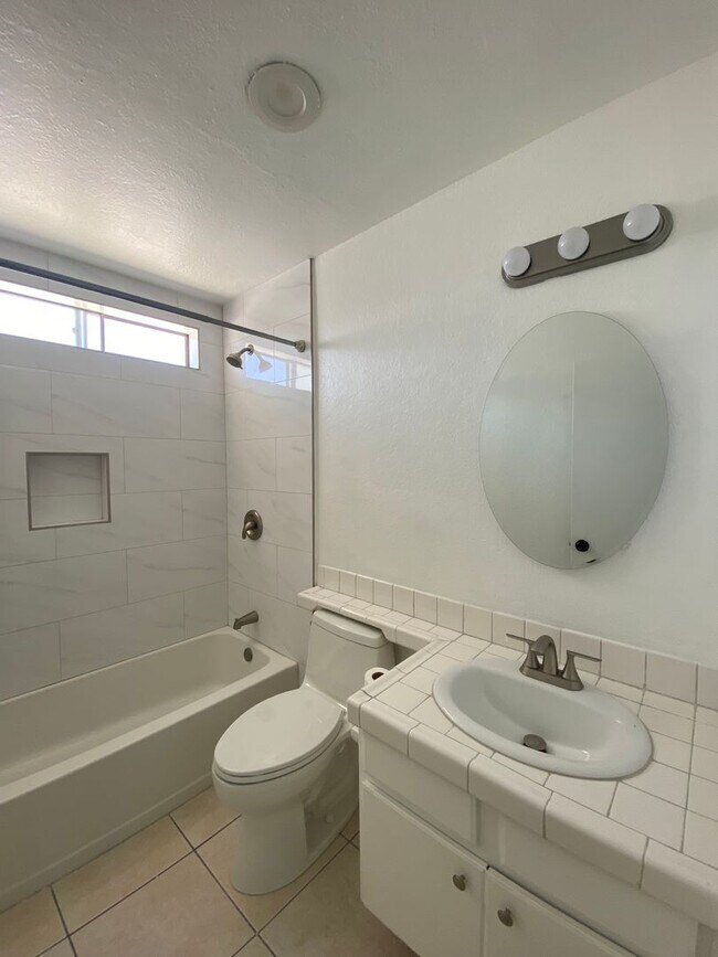 Building Photo - Harbor Village 2 bedroom Condo *OPEN HOUSE - SEE DATES AVAILABILITY*