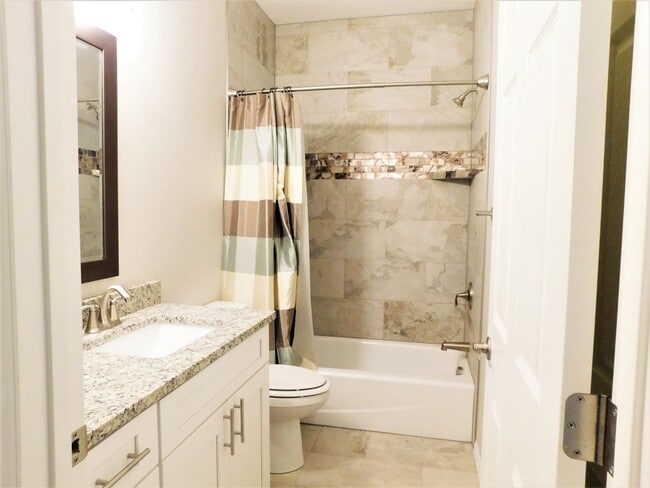 Building Photo - Incredibly nice home in Pear Park!!