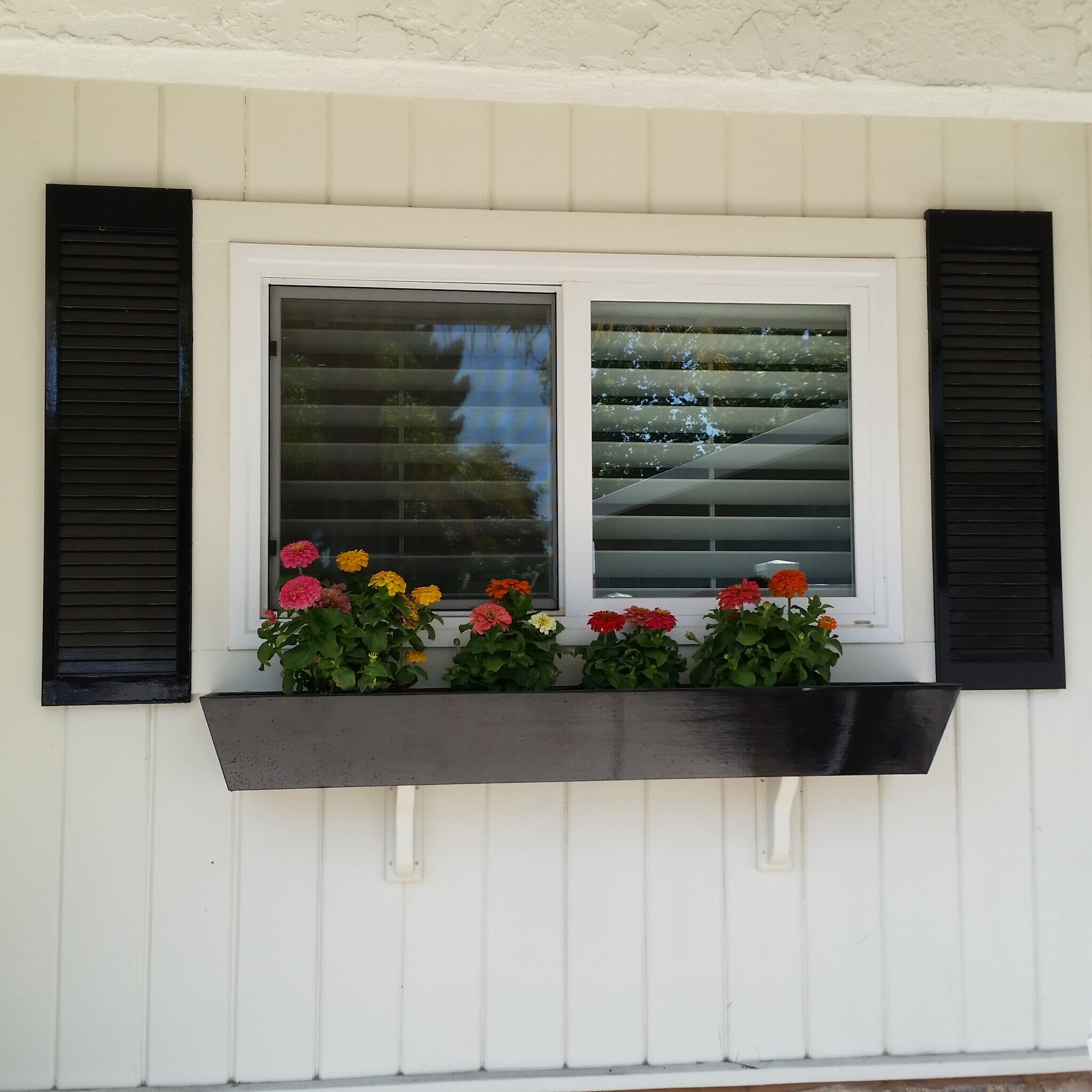 Building Photo - 2221 Homewood Dr