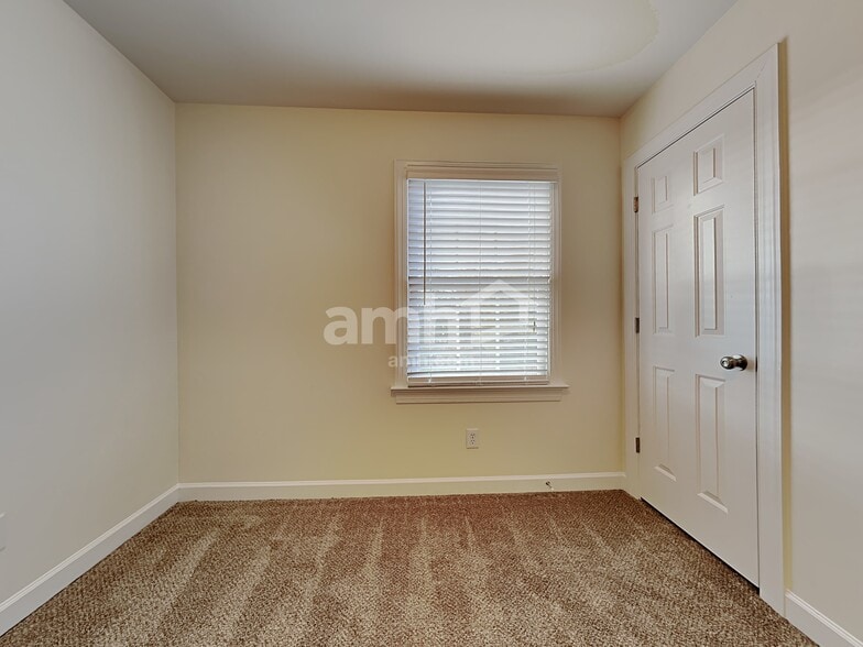 Building Photo - 1513 Bowmore Pl