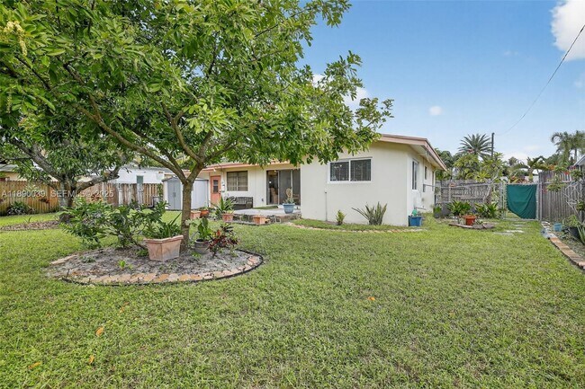 Building Photo - 160 NW 34th St