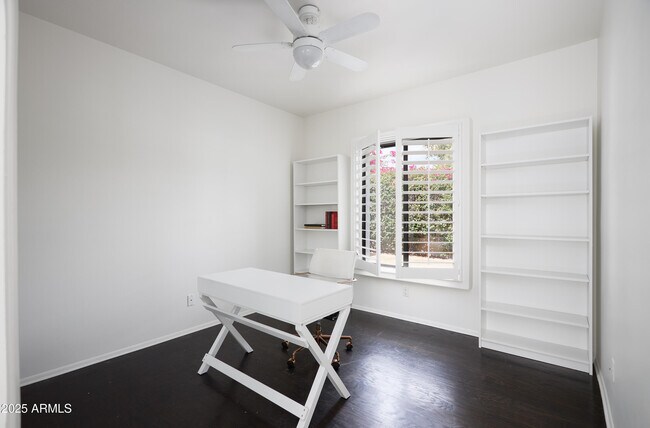 Building Photo - 12242 N 74th St
