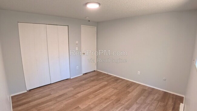 Building Photo - 2354 10th St SW