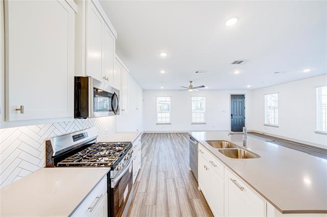 Building Photo - 8888 Samara St