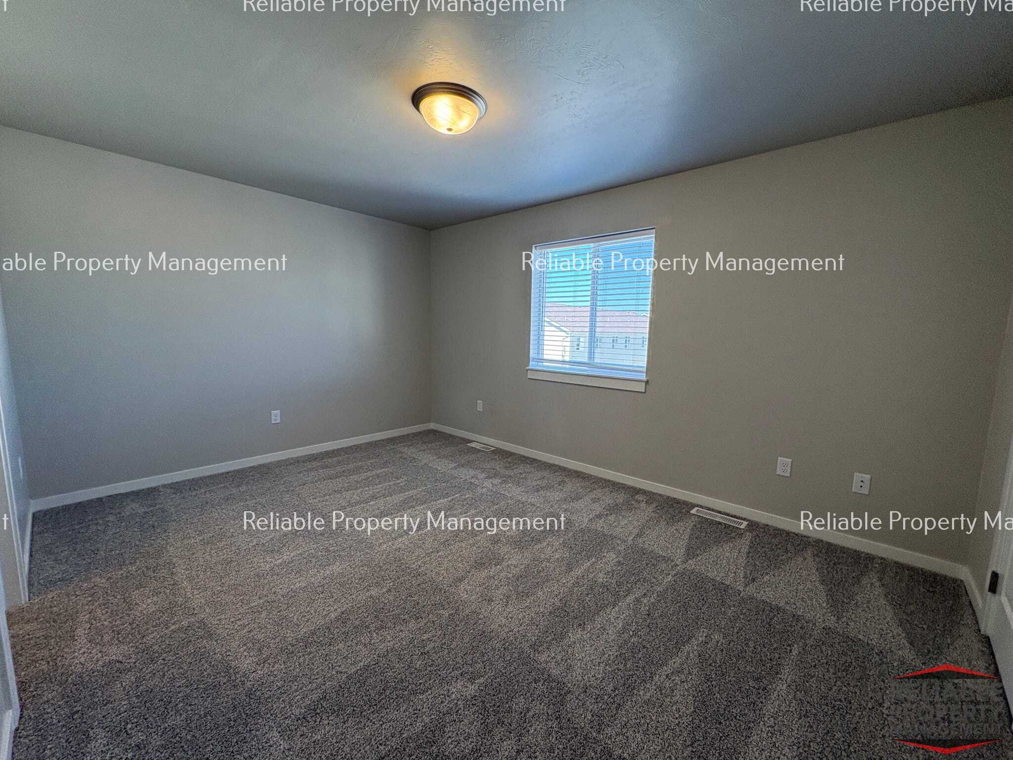 Building Photo - 2015 Lawrence Ln