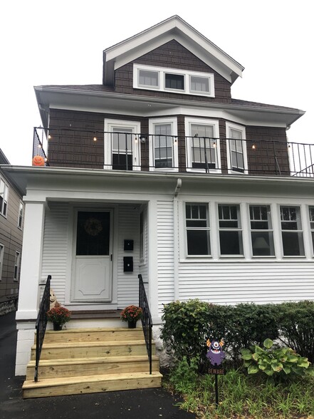 Building Photo - 188 Saranac Ave