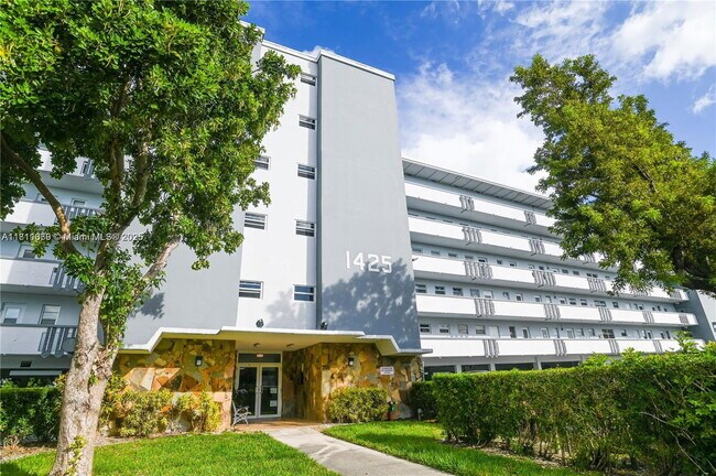 Primary Photo - 1425 Atlantic Shores Blvd