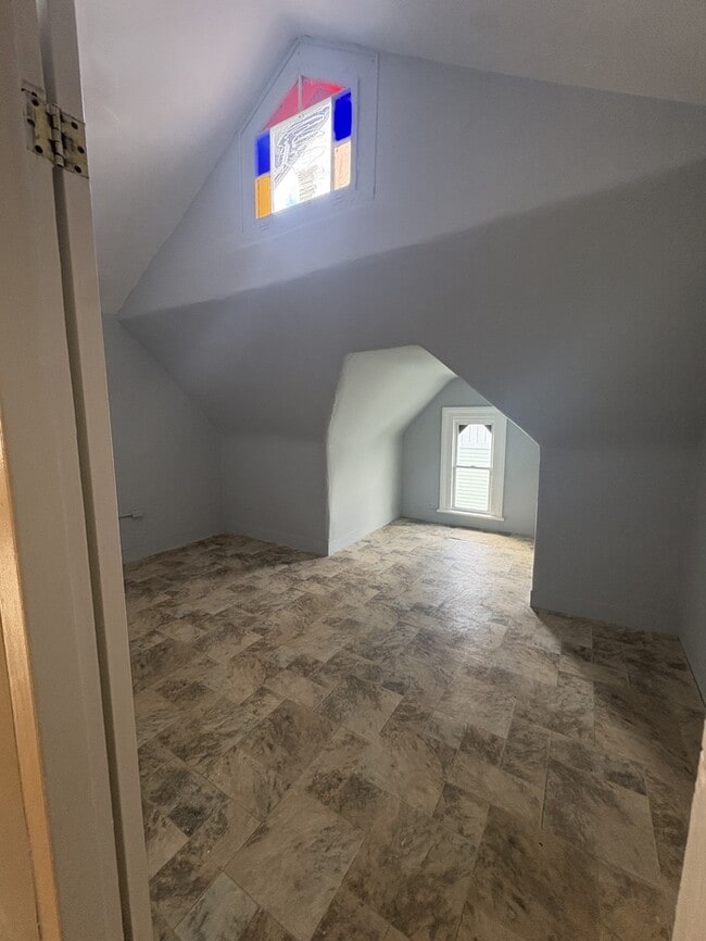 Building Photo - 39 Jane St