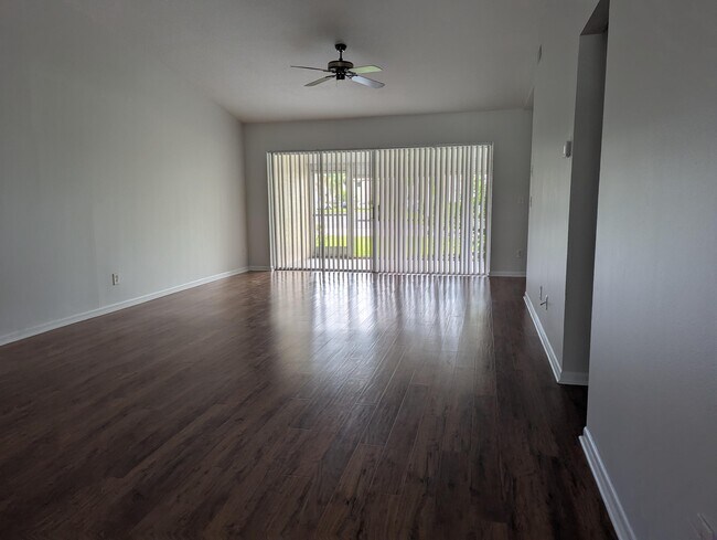 Building Photo - 104 Moccasin Trail S