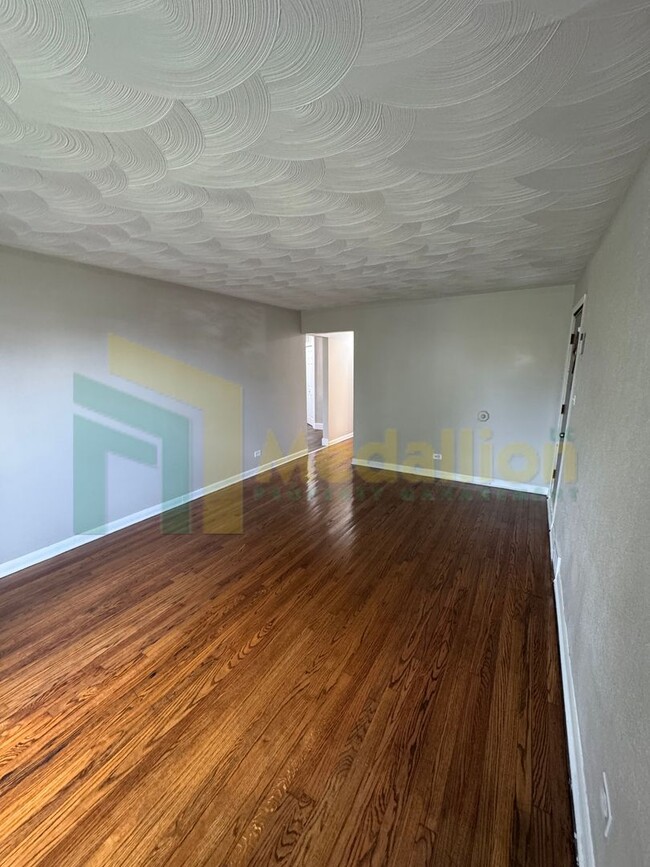 Building Photo - Beautifully Updated 3-Bed Home on a Quiet Block – Move-In Ready!